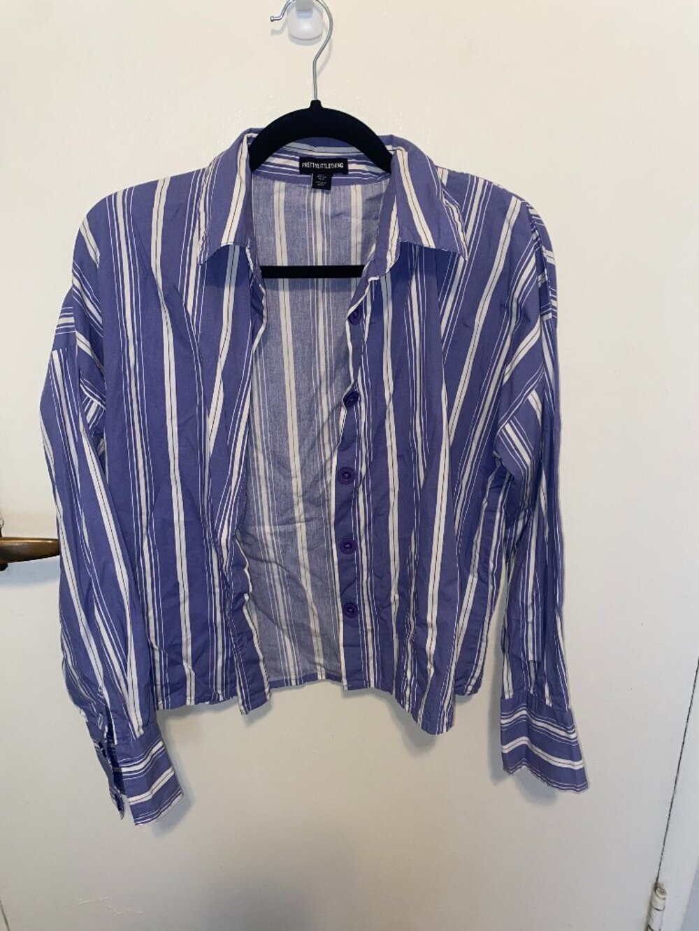 PrettyLittleThing Blue White Striped Cropped Button Down Shirt